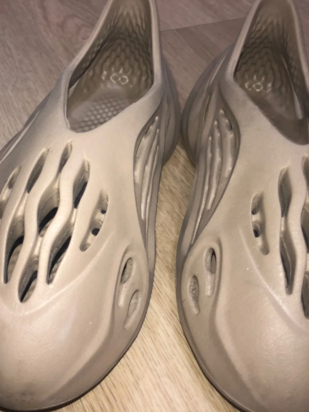 YZY Slides SAND size 9